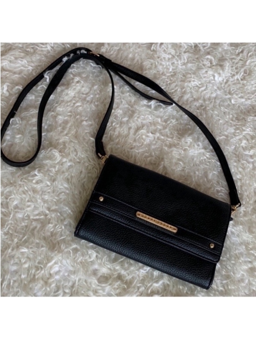 Steve Madden Faux Leather Crossbody purse/Handbag Adjustable Black Gold Hardware